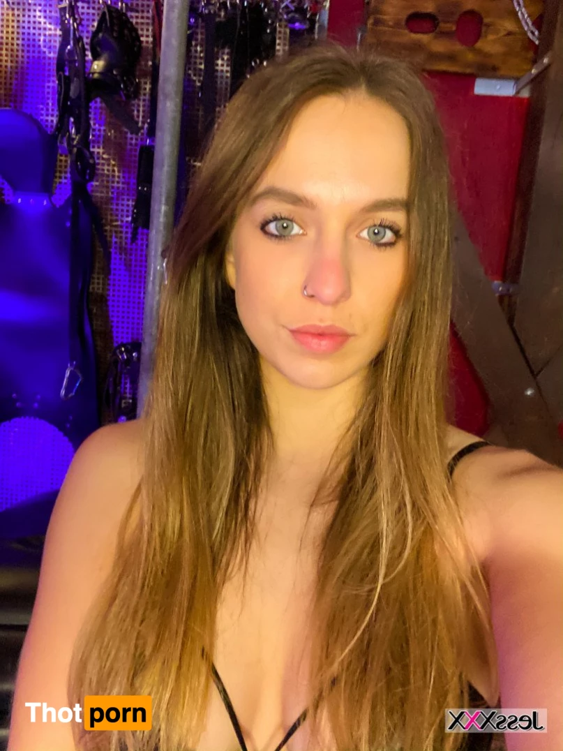 Jess XXX 💦 Online Now 3358103