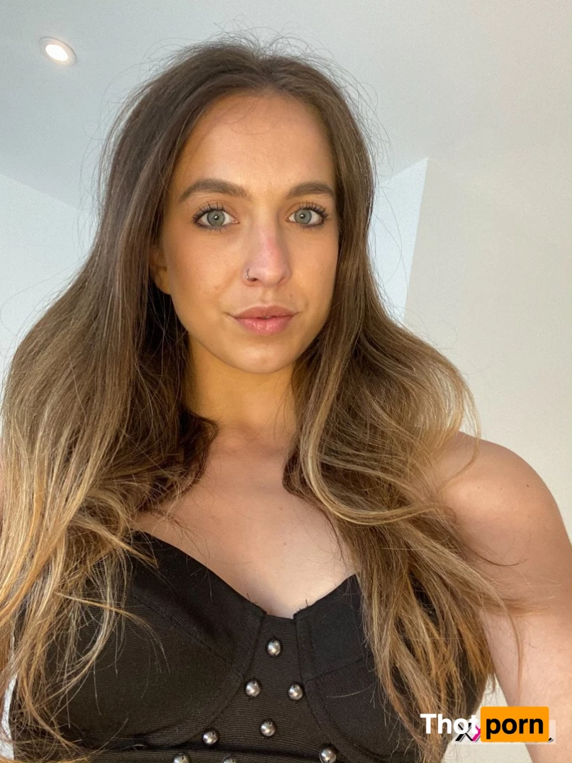 Jess XXX 💦 Online Now 3358492