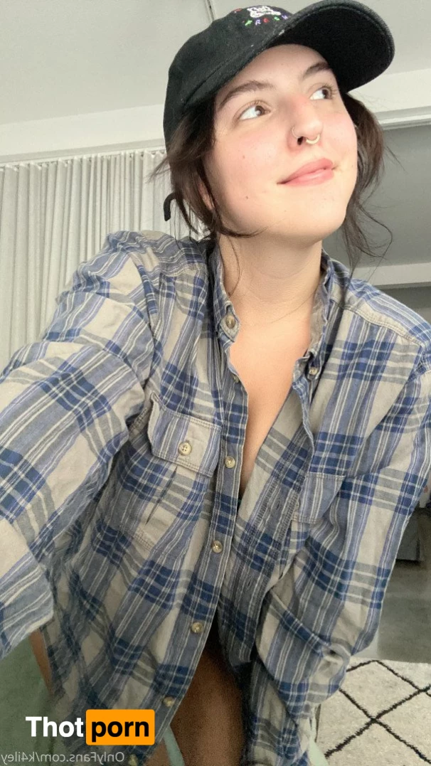 kailey with a four 3314790