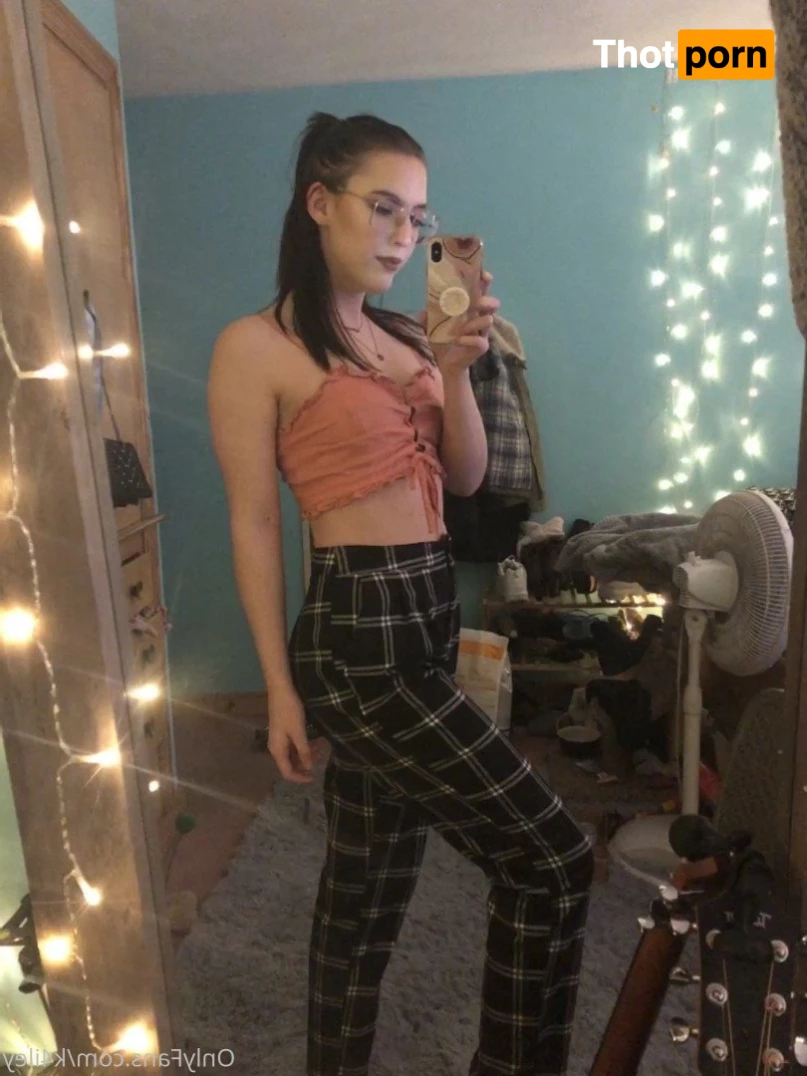 kailey with a four 3314852