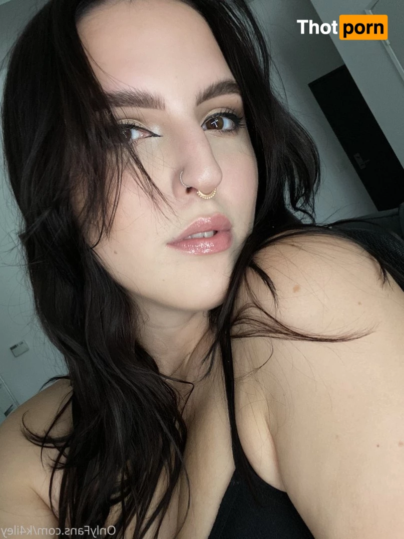 kailey with a four 3314872