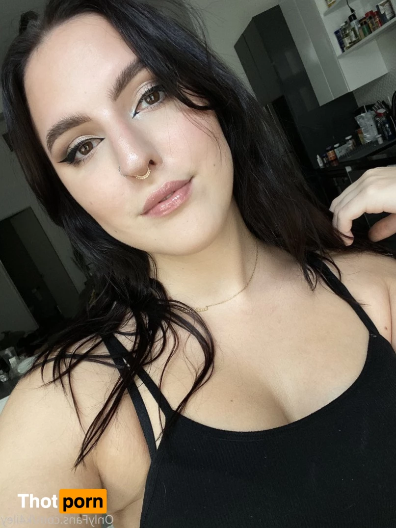 kailey with a four 3315075