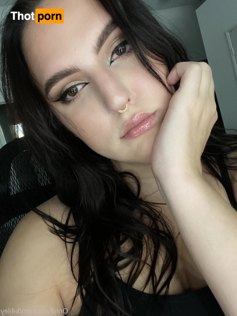 kailey with a four 3315122