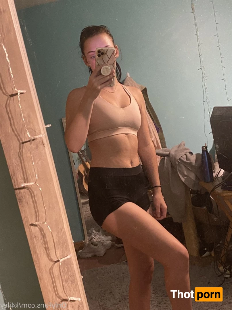 kailey with a four 3315185