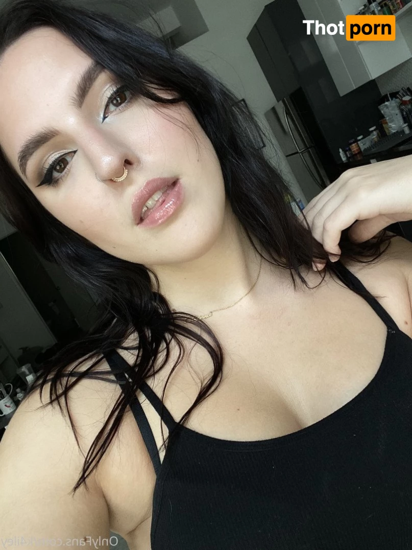 kailey with a four 3315223