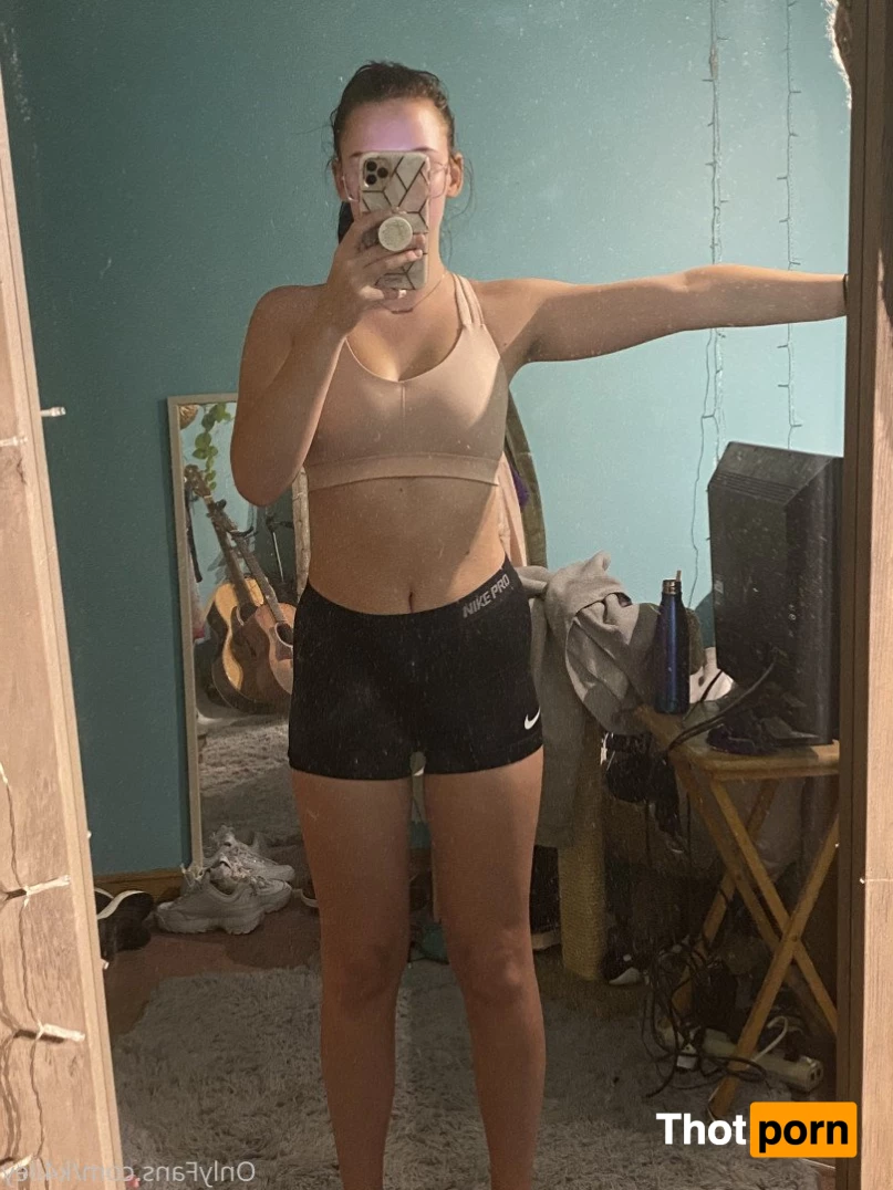 kailey with a four 3315255