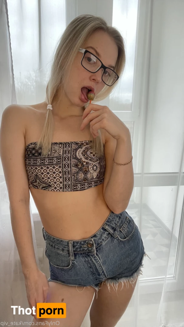 College Student (just turned 18) 6029854