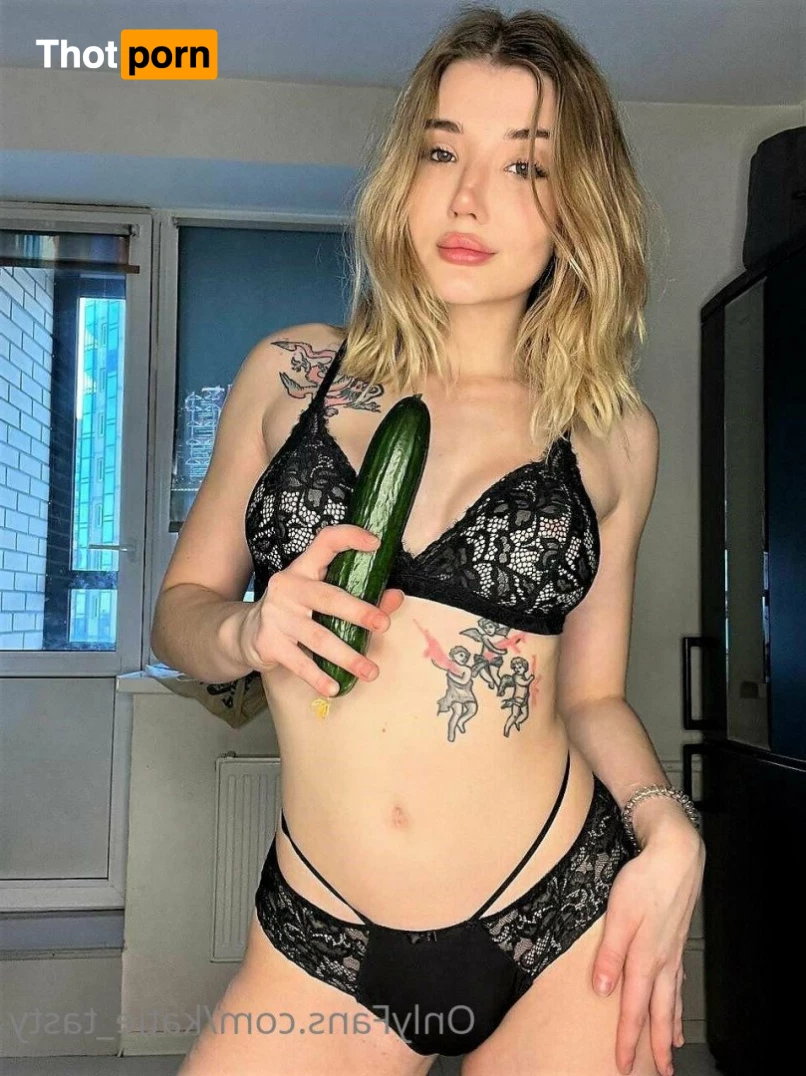 👅 Katie Tasty 👅 3181770