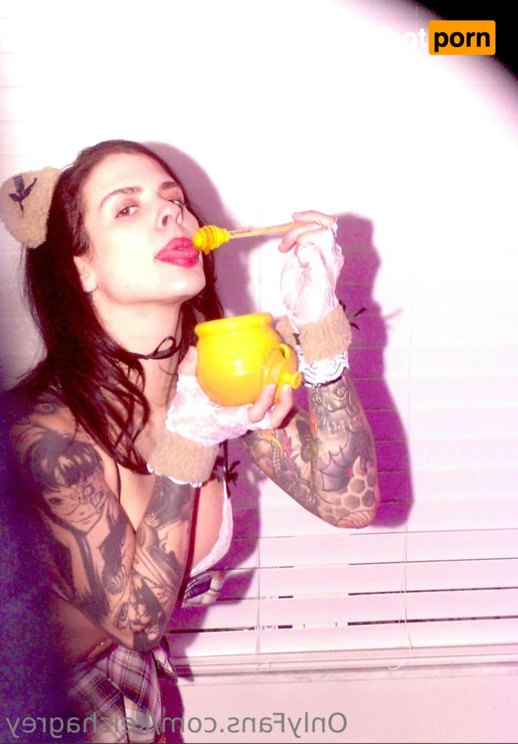 Keisha Grey 15665353