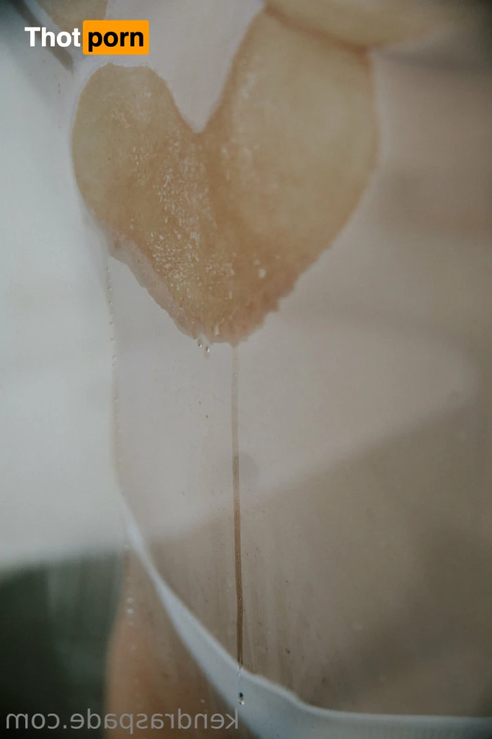 Kendra Spade 15663579