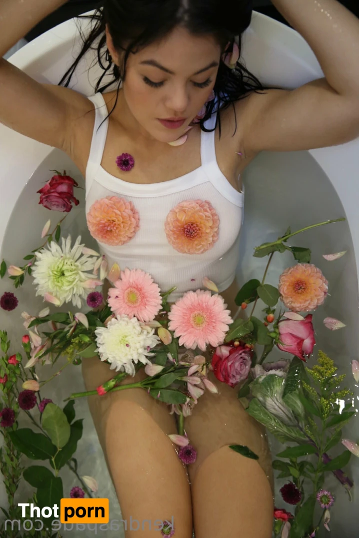 Kendra Spade 15663860