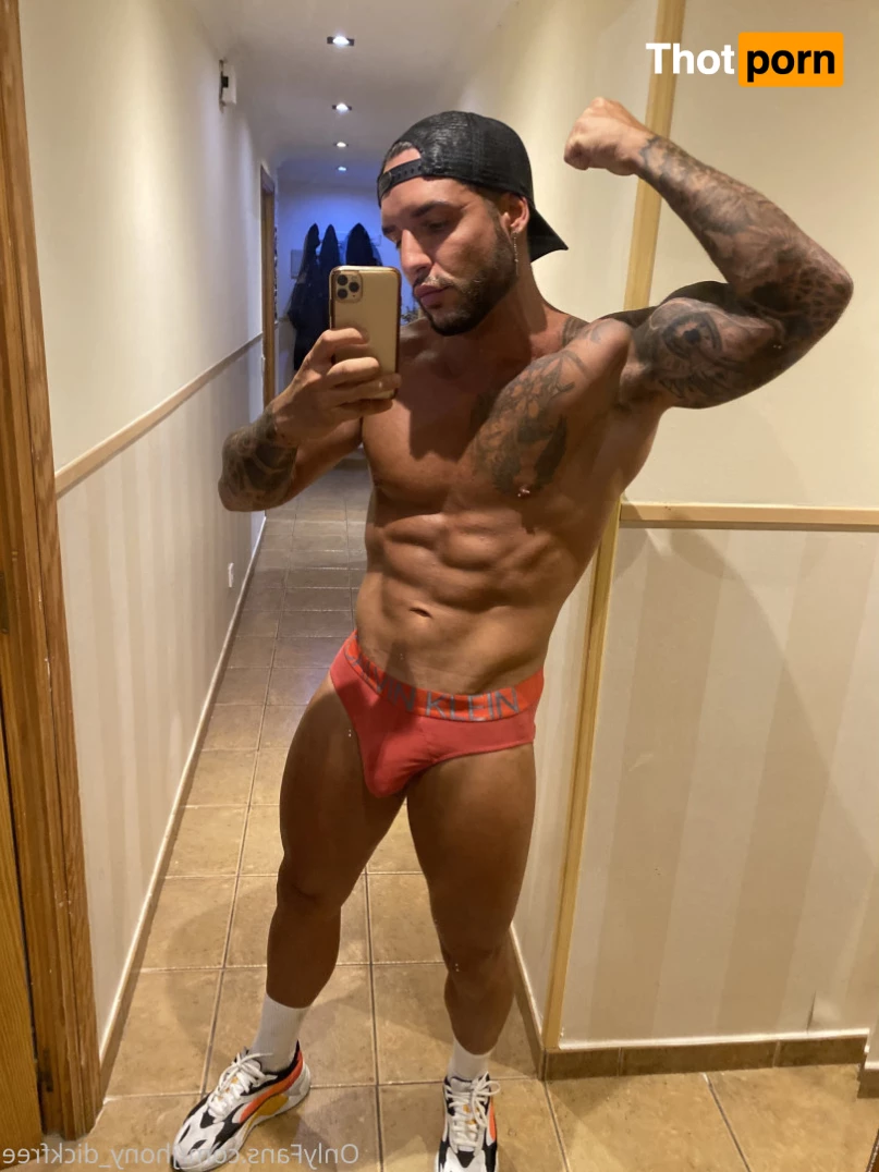 Kevin_boyx69 6274999