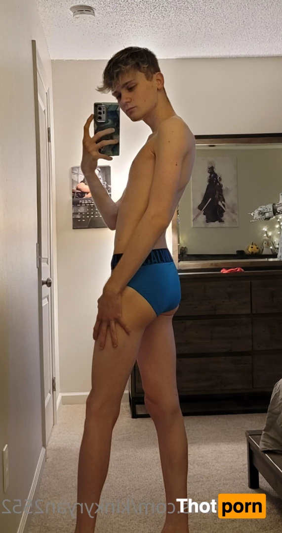 Ryan Snow❄ 9528348