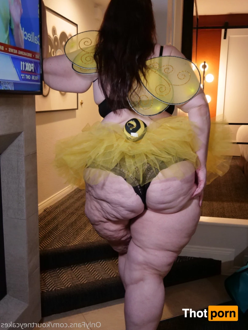 Kourtney Cakes 5891471