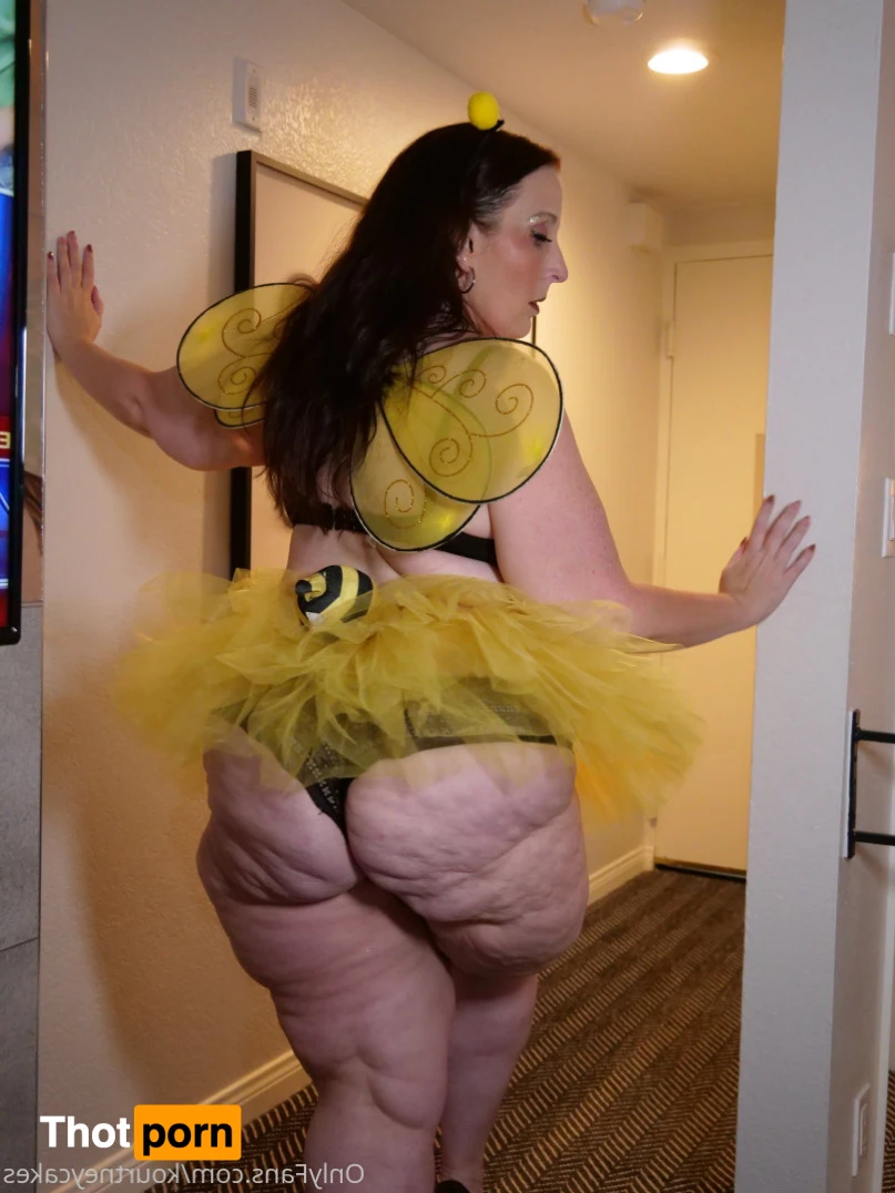 Kourtney Cakes 5891665