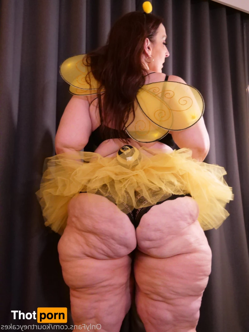 Kourtney Cakes 5891701