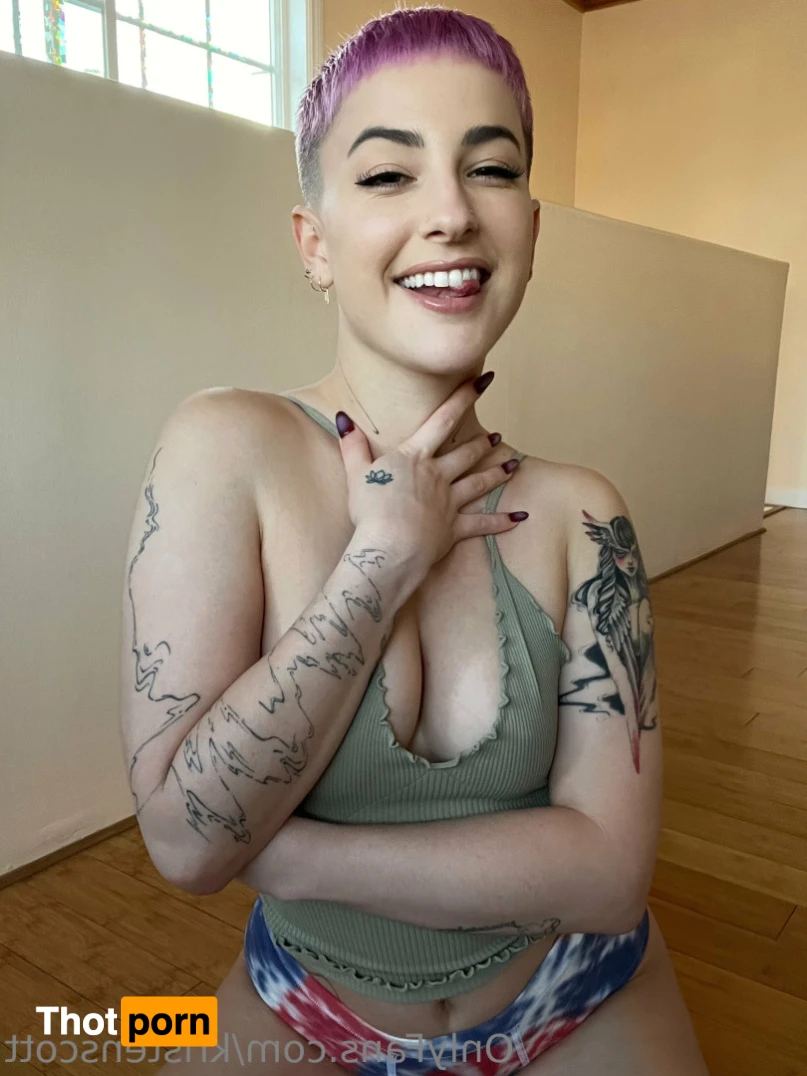 Kristen Scott 15587624