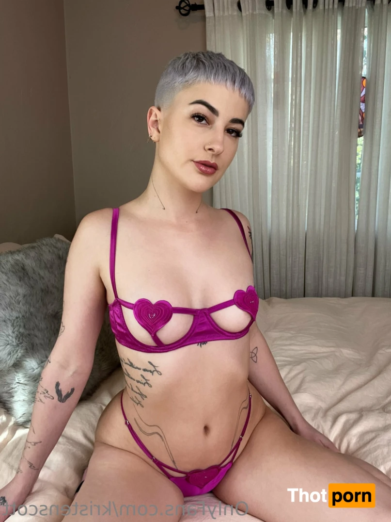 Kristen Scott 15587854