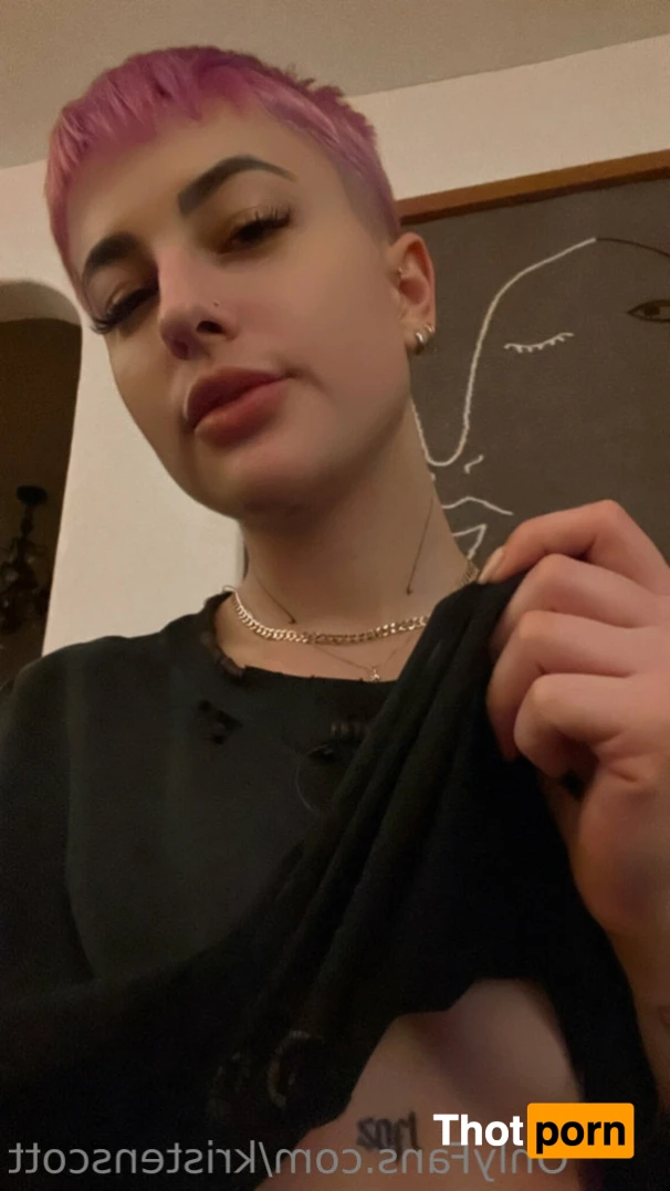 Kristen Scott 15588107