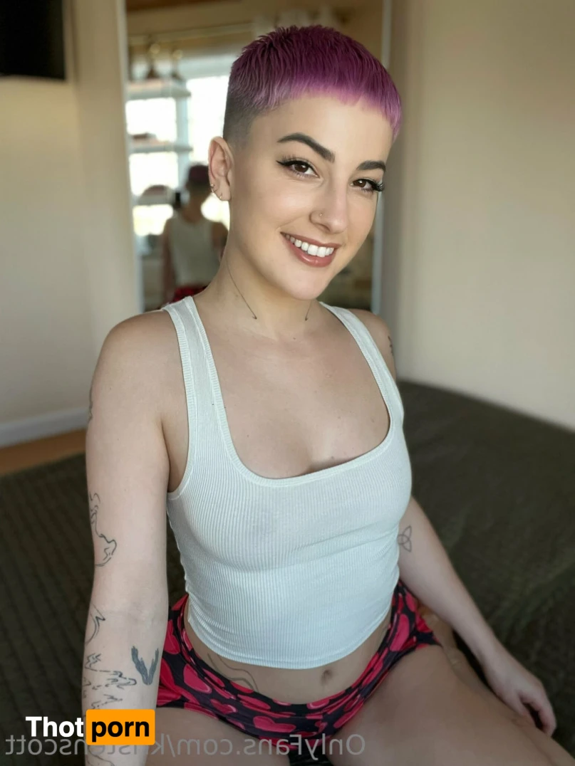 Kristen Scott 15588125