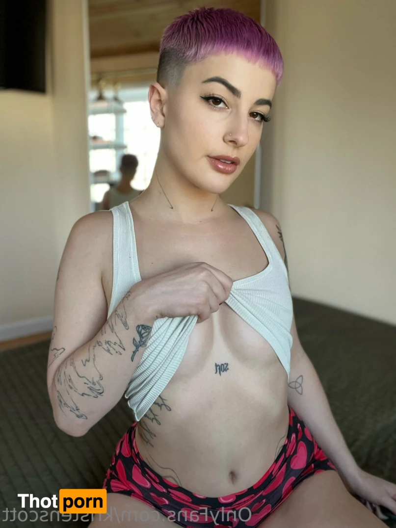 Kristen Scott 15588243