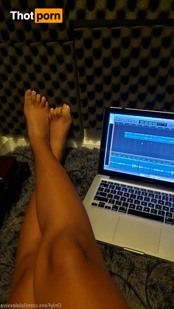 Lexxi Lovelli 3080183