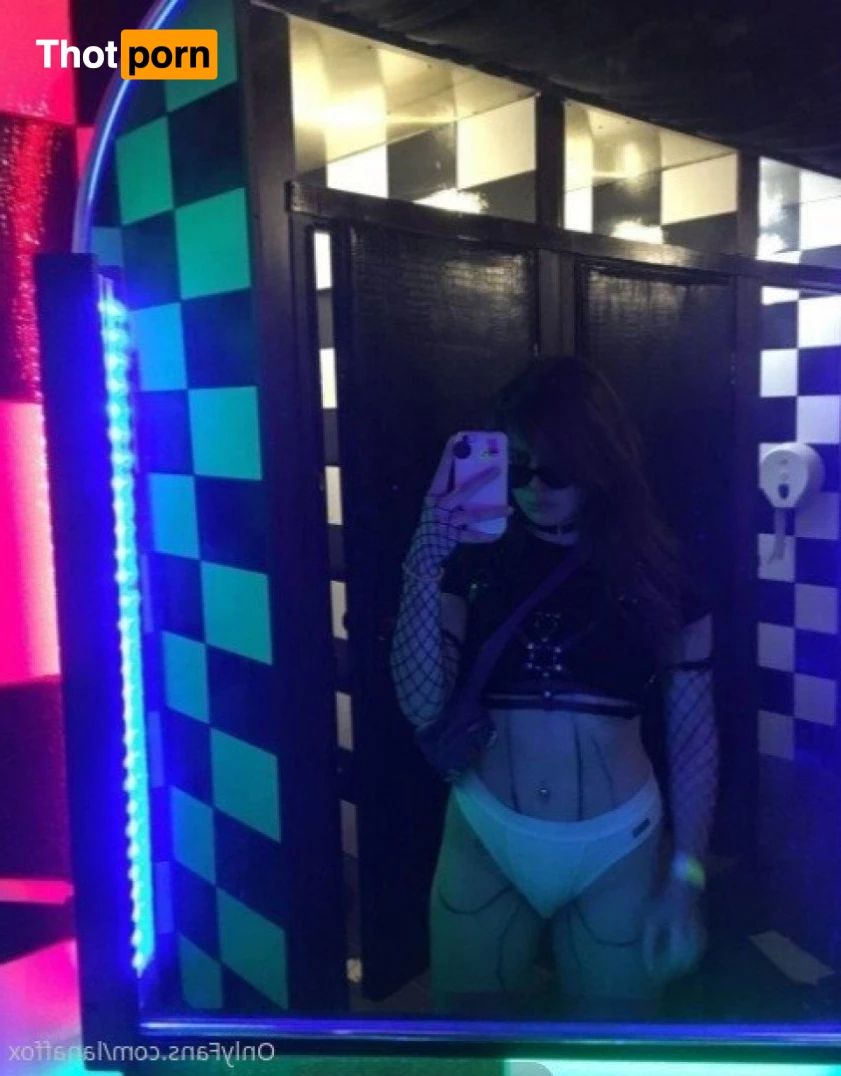 🦊 Lana Fox 🦊 3126163