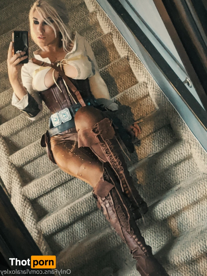 Lara Loxley FREE 6271728