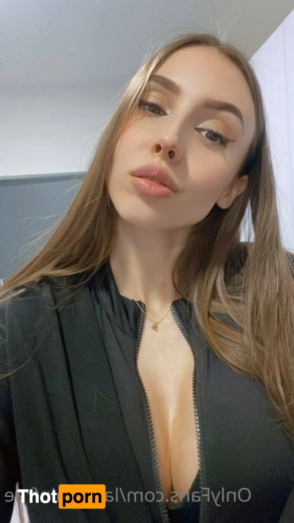 laurarainfree 3229037