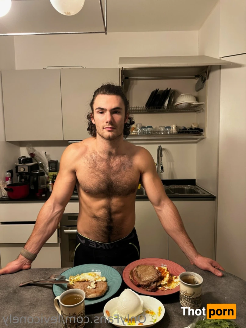 Levi Conely 15234002