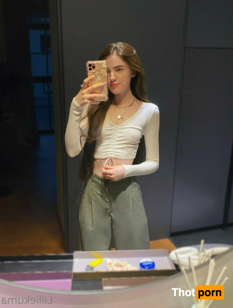 Lillie 🌸 15044690