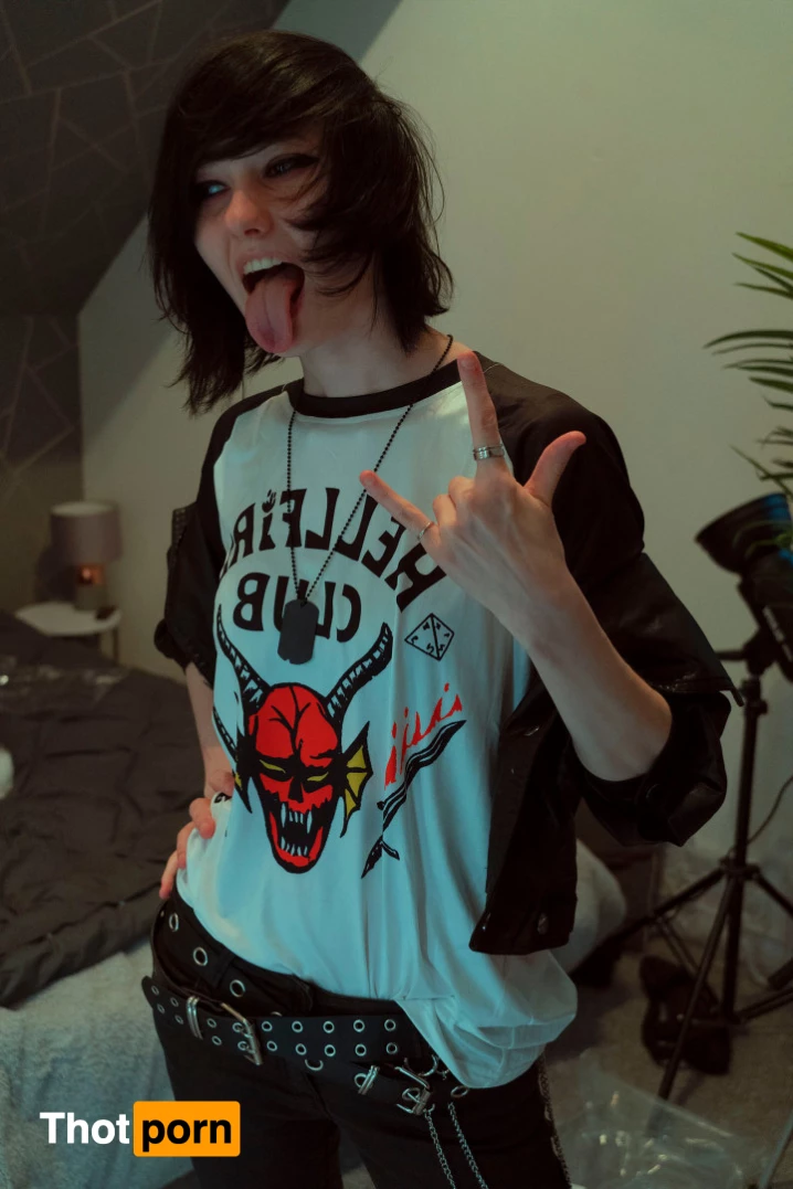 little_emo_kitten 6009081