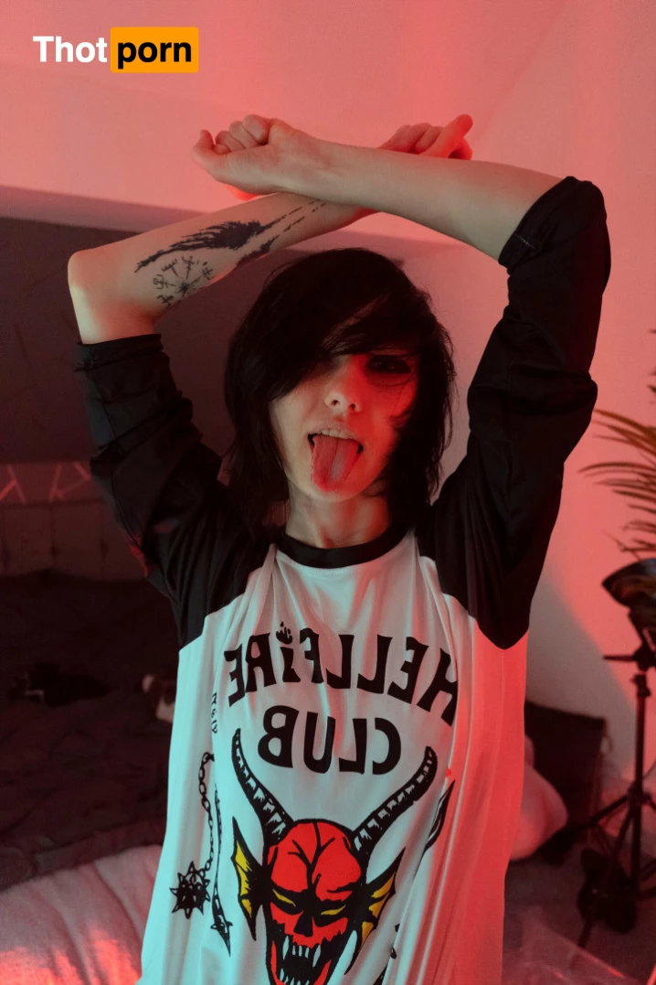 little_emo_kitten 6009117