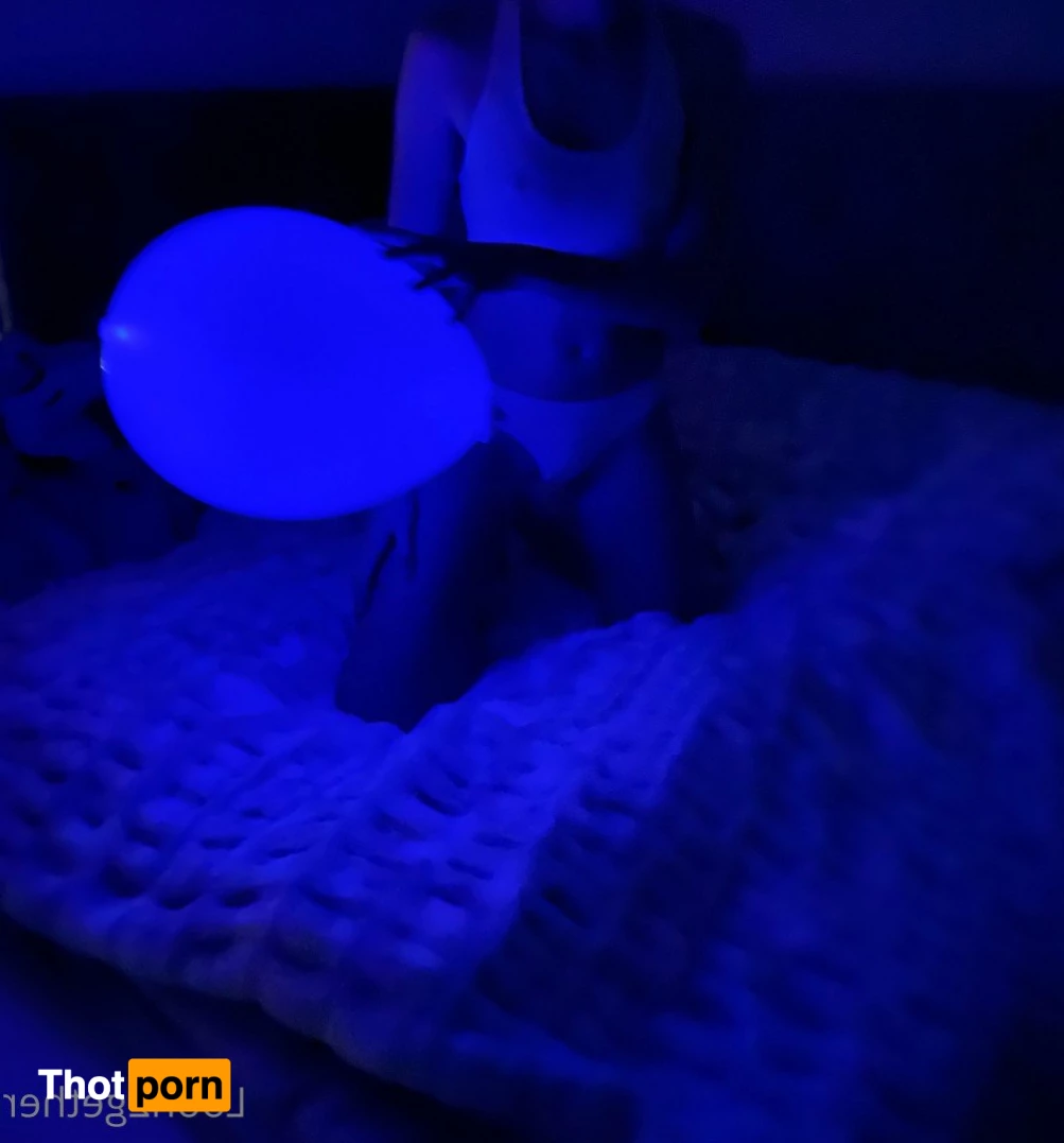 Looner Couple 3052227