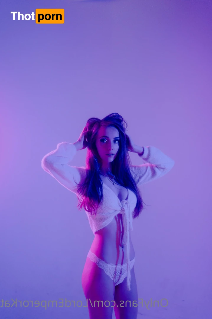 Kat 🌸 ONLINE NOW 🟢 5873188