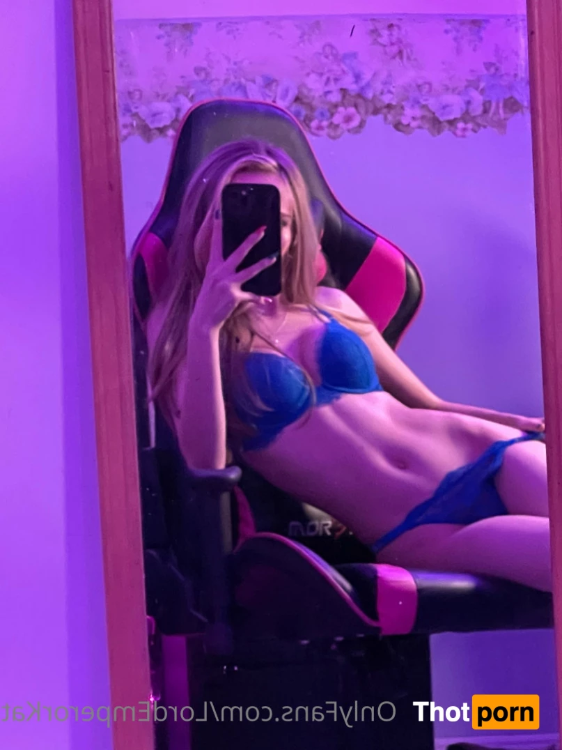 Kat 🌸 ONLINE NOW 🟢 5873199