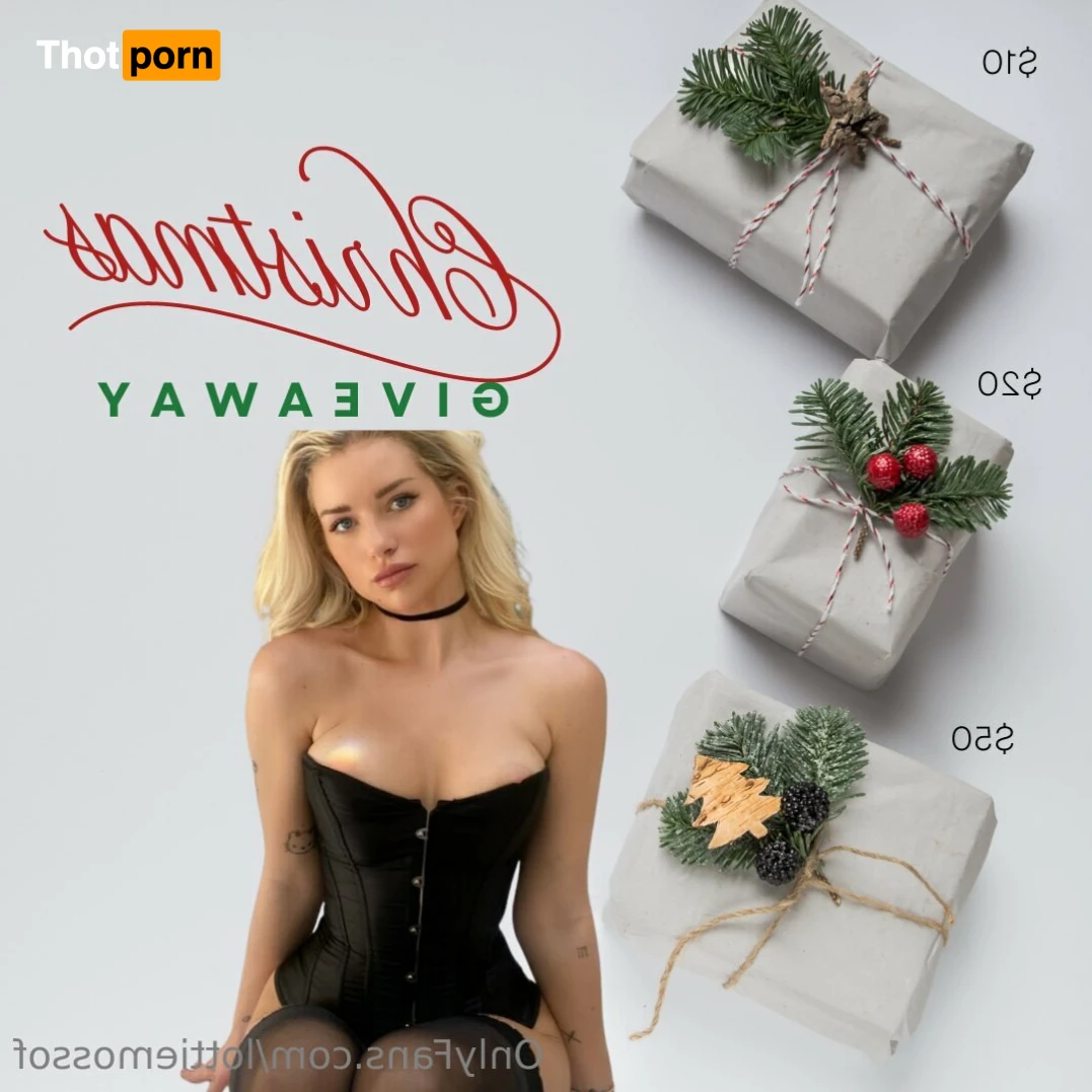 Lottie Moss 14934074