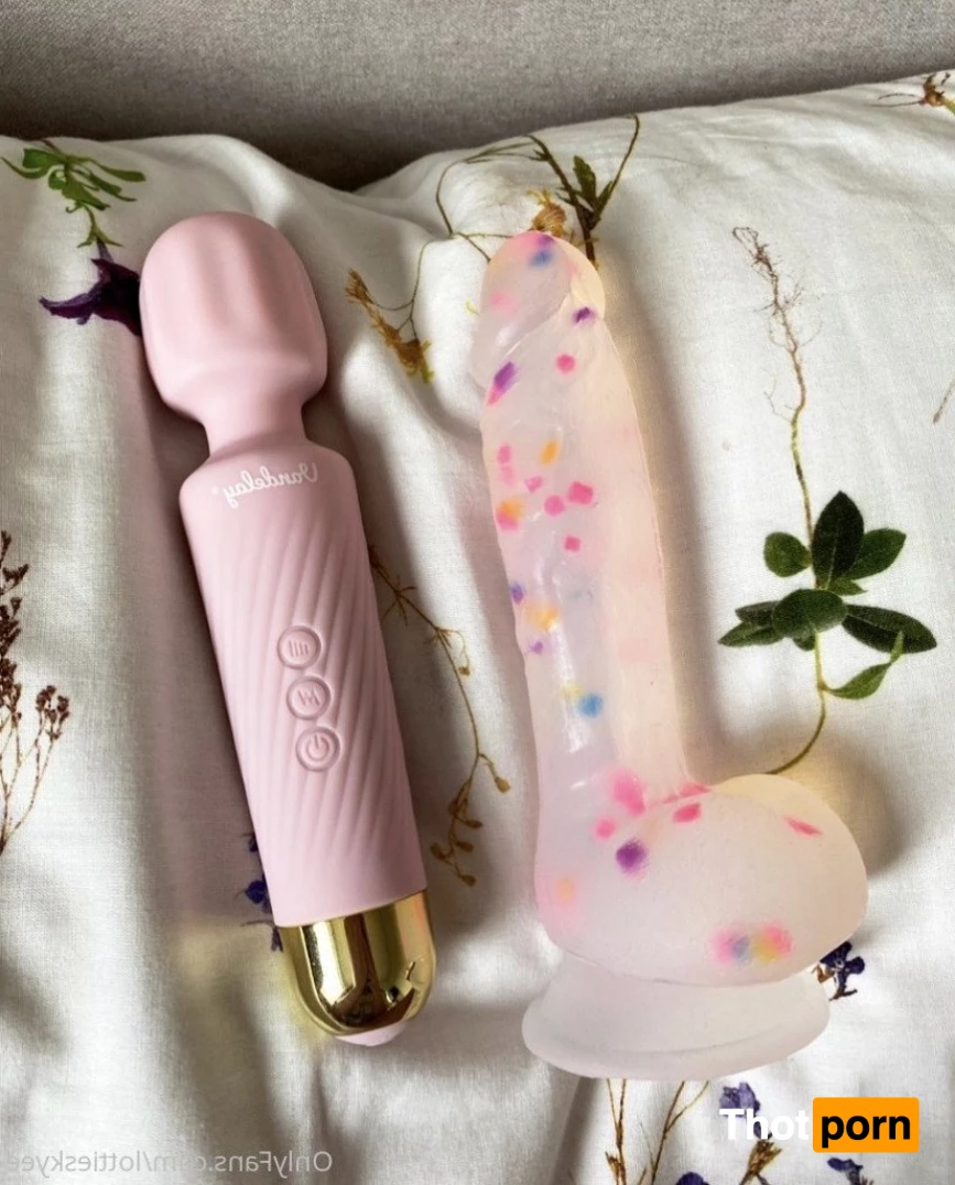 Get lost in my world 🧚🏻🦋 🧜🏻‍♀️ 🏝🌙🪐💫 3155613