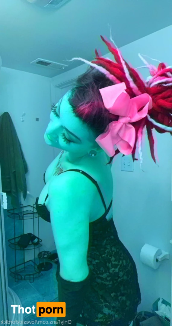 Roxie Lovesick 6231350