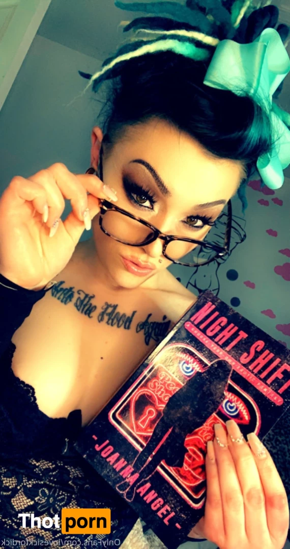 Roxie Lovesick 6231427