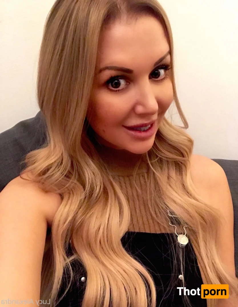 Lucy Alexandra  🇬🇧 14929340