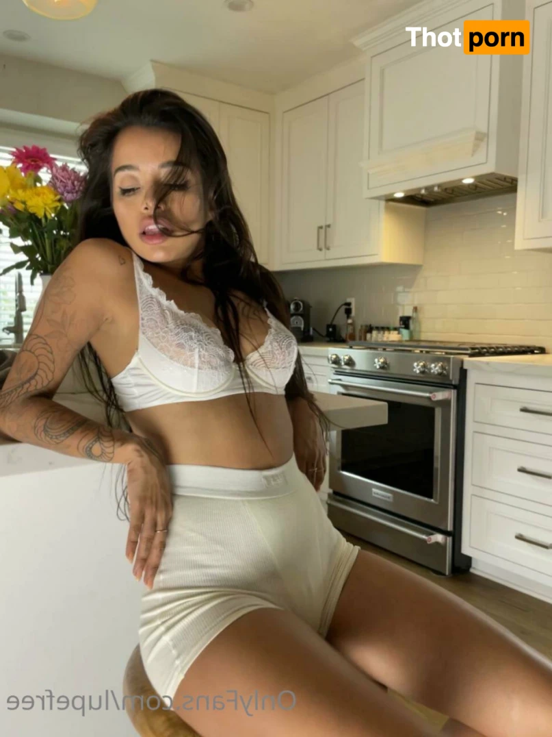 Lupe Fuentes 14794024