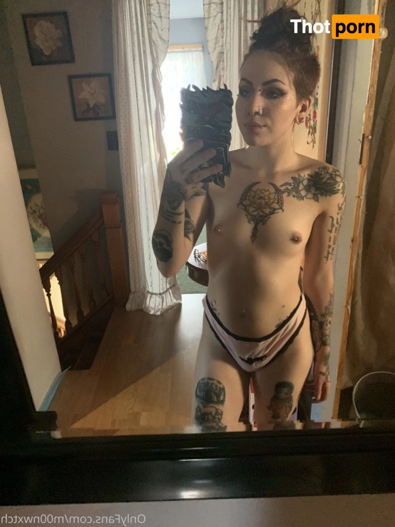 Tay 🌙🖤 3092333