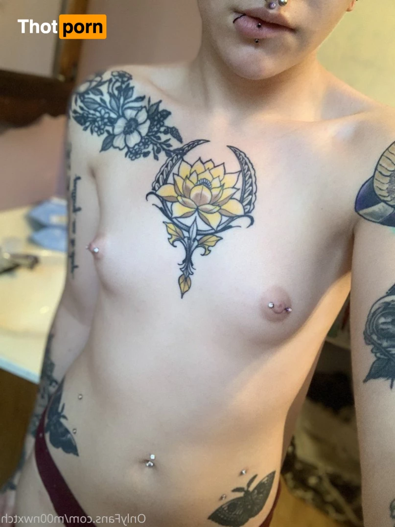 Tay 🌙🖤 3092480