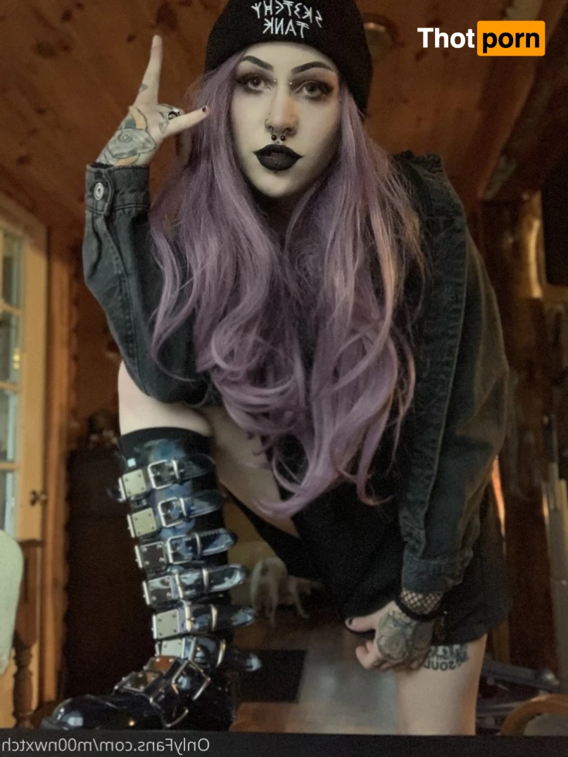 Tay 🌙🖤 3092570