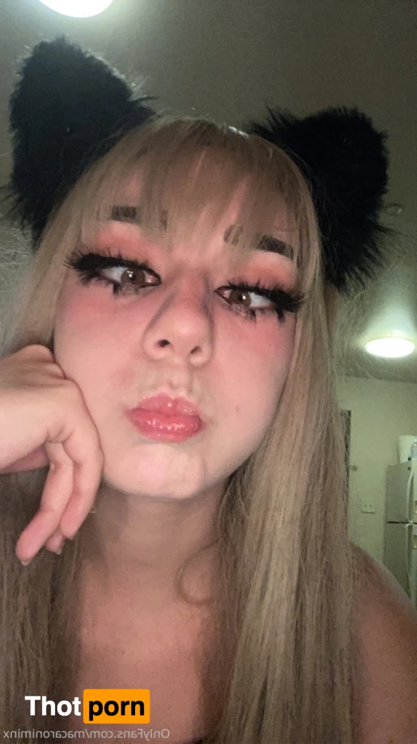 Violet Evangeline 😲 14777109