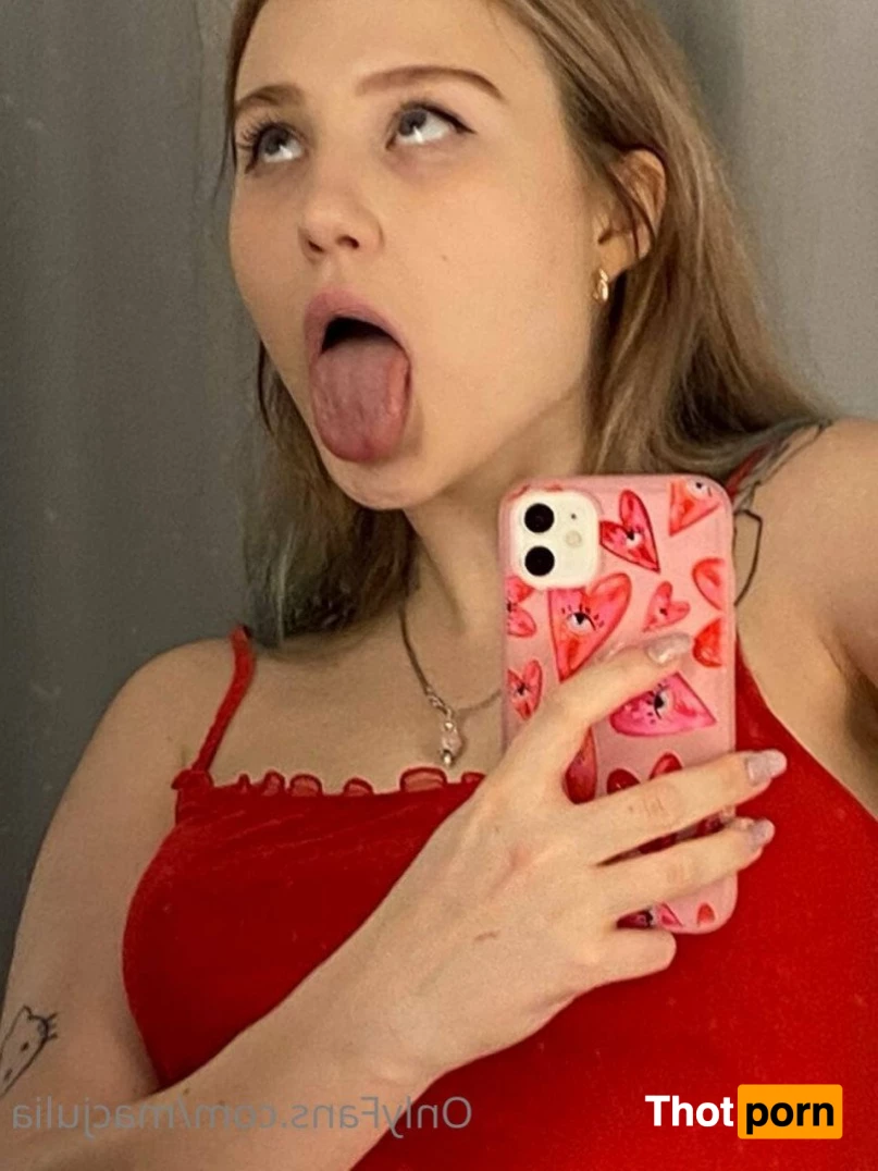 JULIA MAC 🍓🐱 3390209