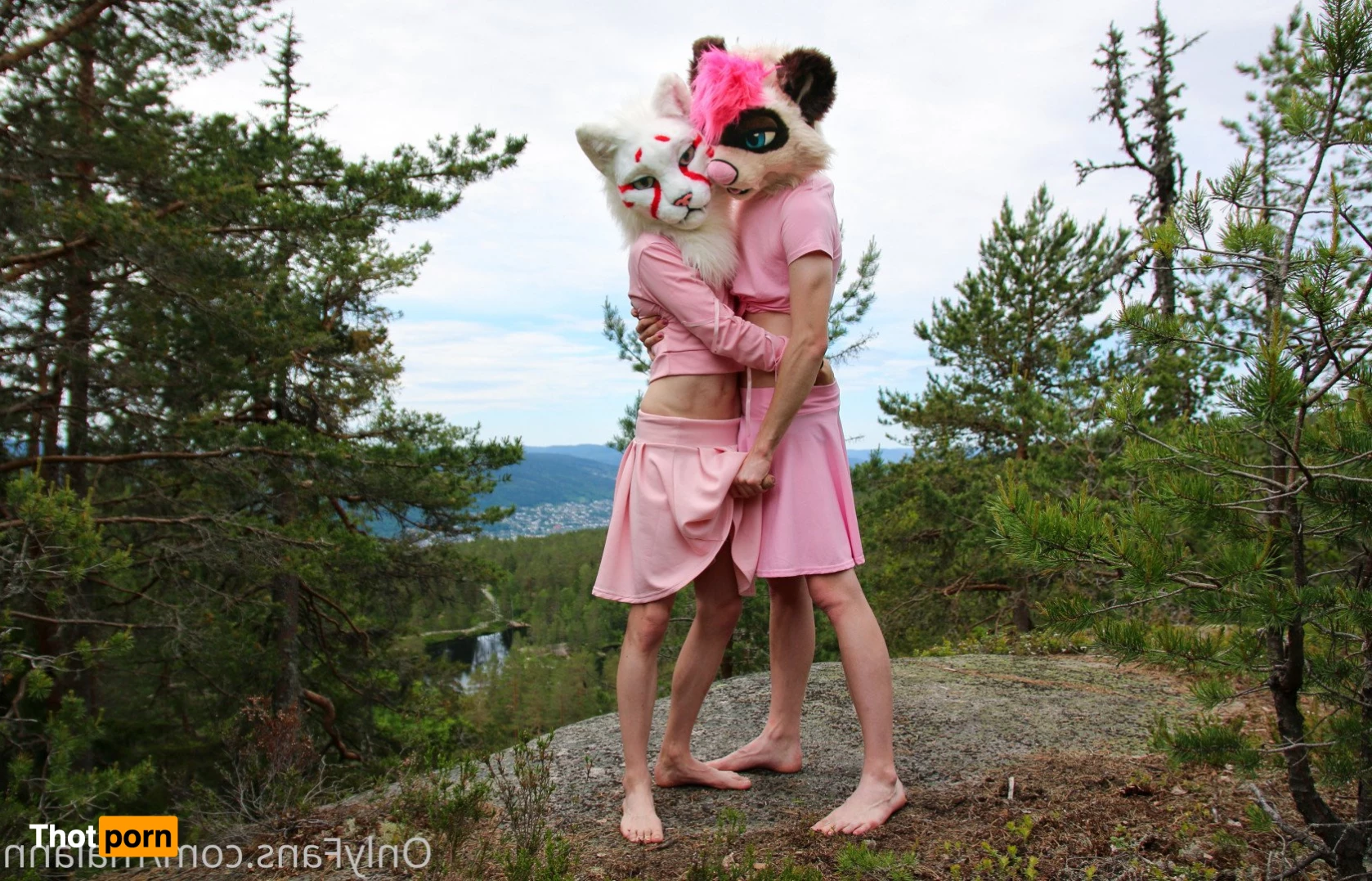 Malann the 🍑 kitty 3079681