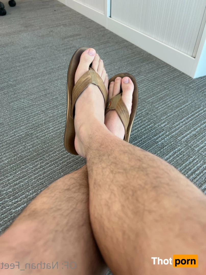 Nathan Feet 9364798