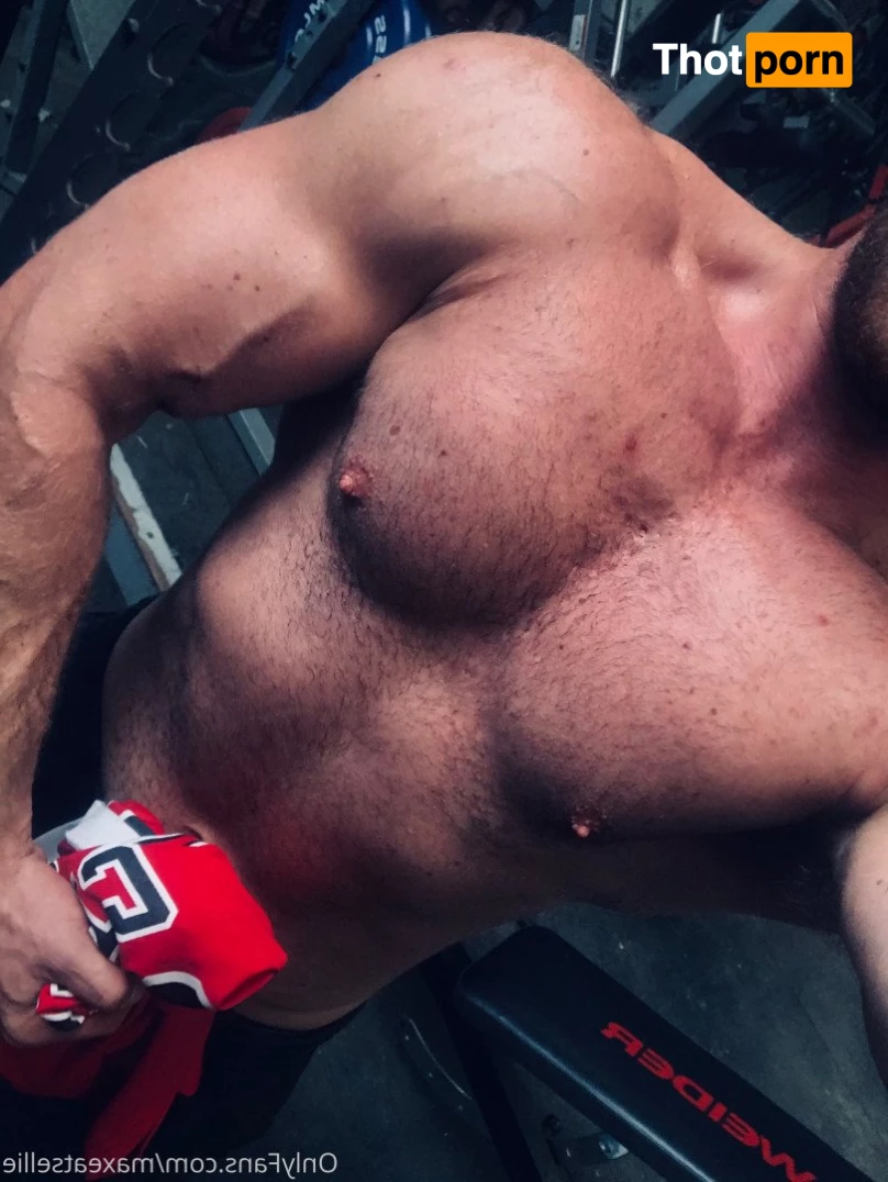 maxeatsellie 3037486